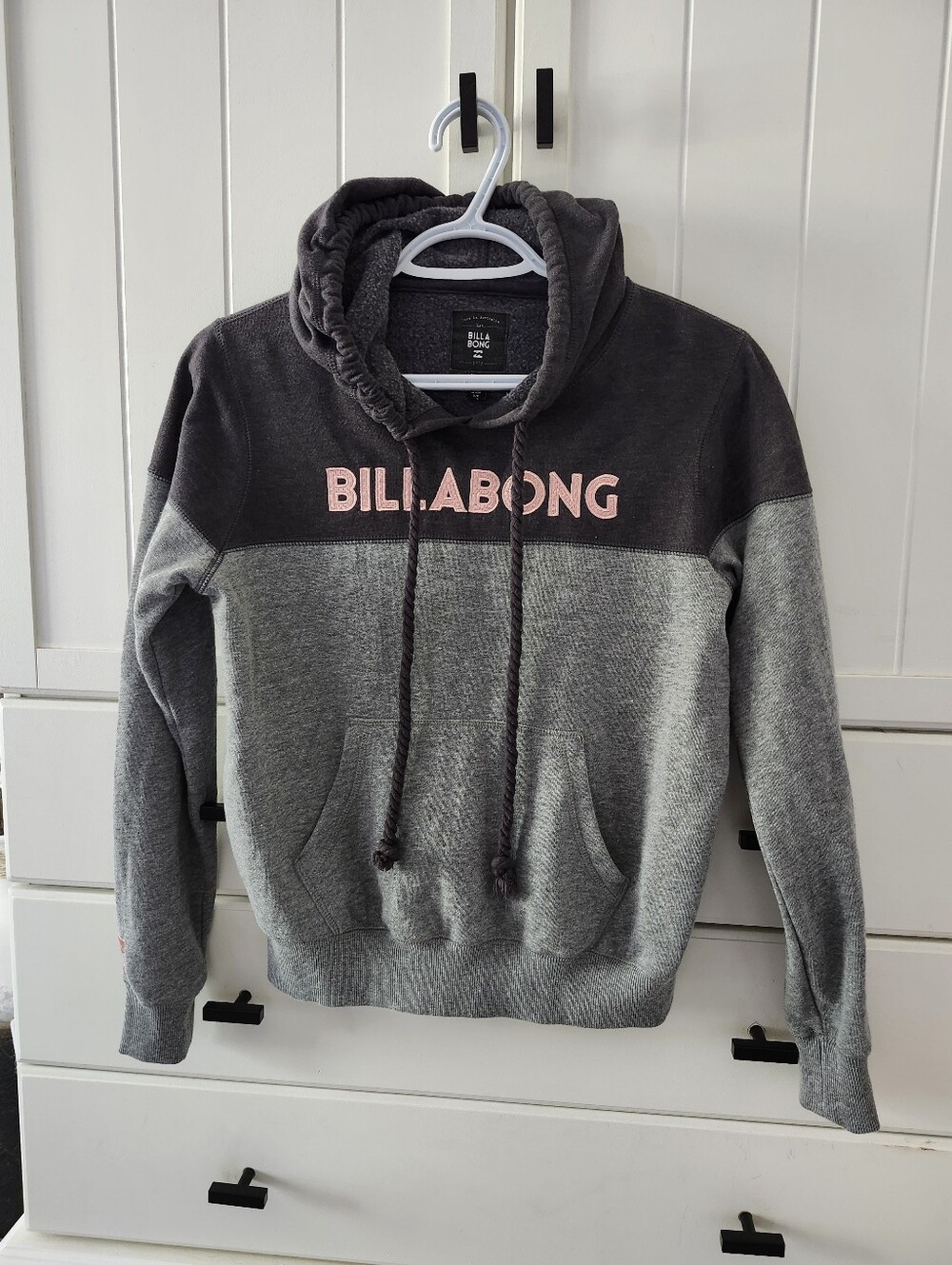 Billabong Two-Tone Gray Crewneck Sweater with Pink Logo Sz S